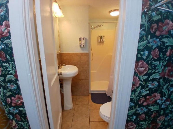 Jonathan Edwards Motel image 14