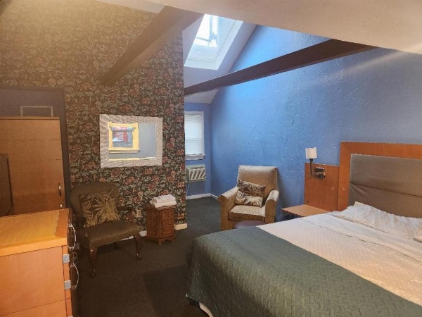 Jonathan Edwards Motel image 22