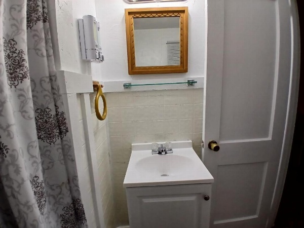 Jonathan Edwards Motel image 5